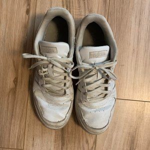 Womens' Adidas Hoops 2.0 Size 10